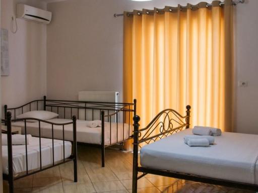 Vironas Hotel Himare Esterno foto