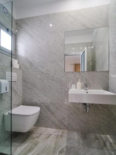 Vironas Hotel Himare Esterno foto
