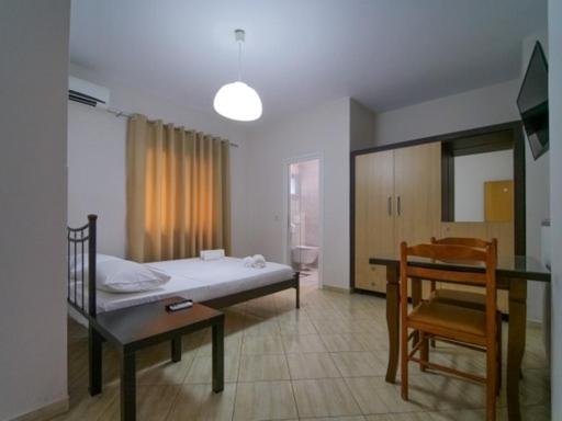 Vironas Hotel Himare Esterno foto