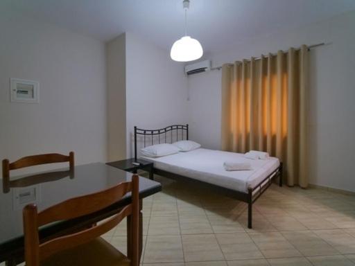 Vironas Hotel Himare Esterno foto